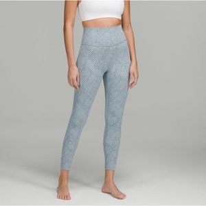 Wunder Under High-Rise Crop 23"